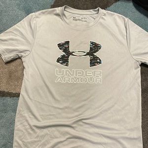 grey UnderArmour dri-fit